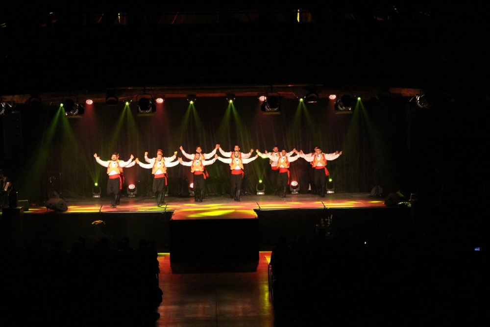 Pergamalı folklor ekibinden Fransa çıkarması! galerisi resim 4
