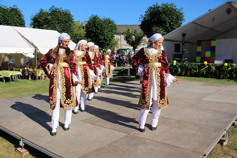 Pergamalı folklor ekibinden Fransa çıkarması! galerisi resim 5