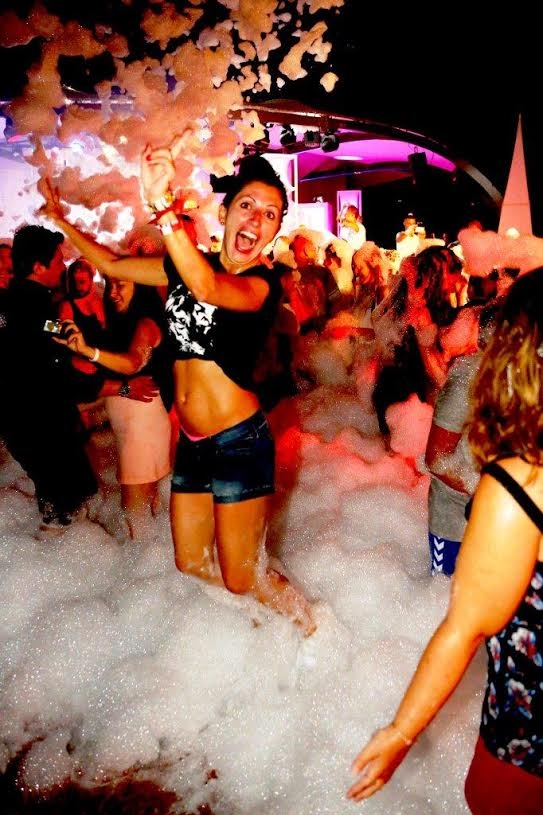 Salamis Bay’da köpükle yıkandılar! galerisi resim 10