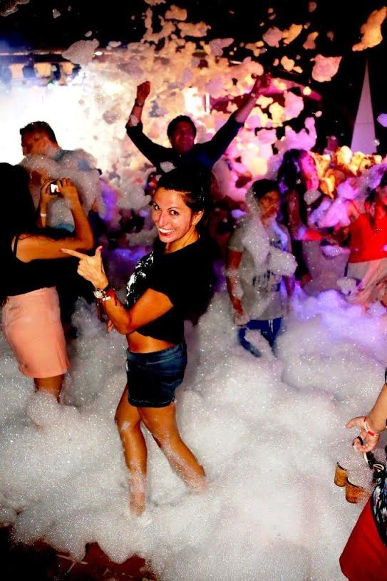 Salamis Bay’da köpükle yıkandılar! galerisi resim 2