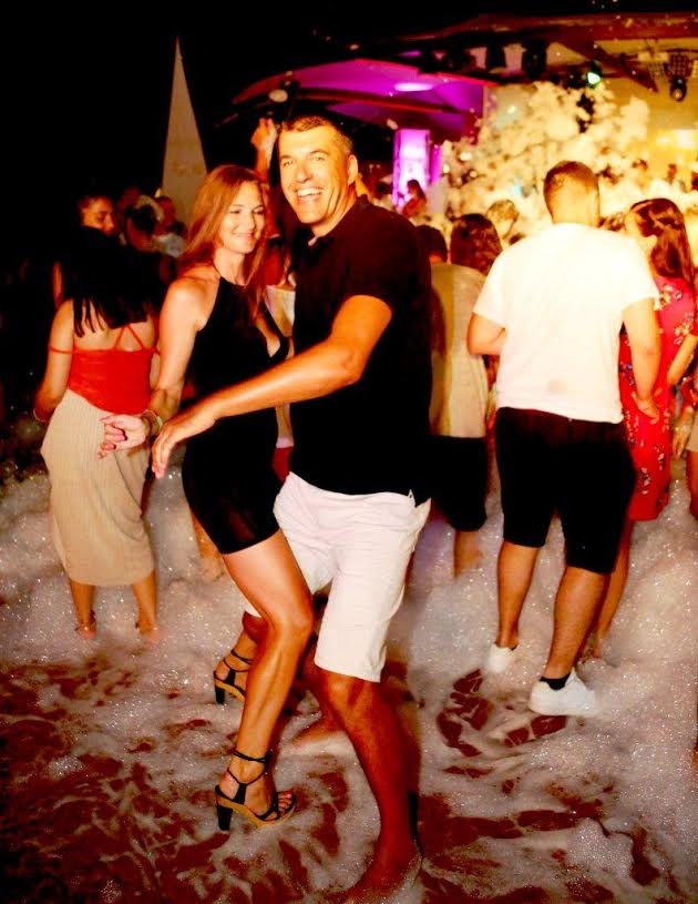 Salamis Bay’da köpükle yıkandılar! galerisi resim 4