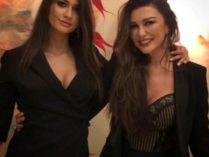 Güzelliğini Annesinden Almış...