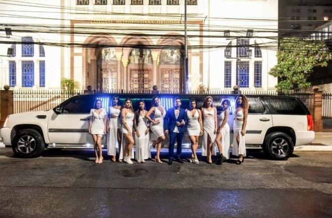 Eşiyle Eş Değiştirme Partisine Katılmıştı! Şimdi De Aynı Anda 9 Kadınla  galerisi resim 1