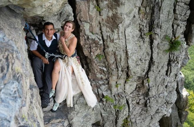 Gelinlikle kayalıklara tırmanan kadın, 5 saatin sonunda unutamayacağı bi galerisi resim 6