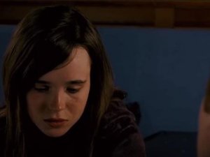 Cinsiyet değiştiren ünlü oyuncu Elliot Page'den üstsüz pozlar