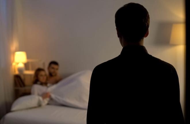 Kendisini Aldatan Eşinden İntikam Almak İçin Kaynanası İle İlişkiye Gird galerisi resim 5