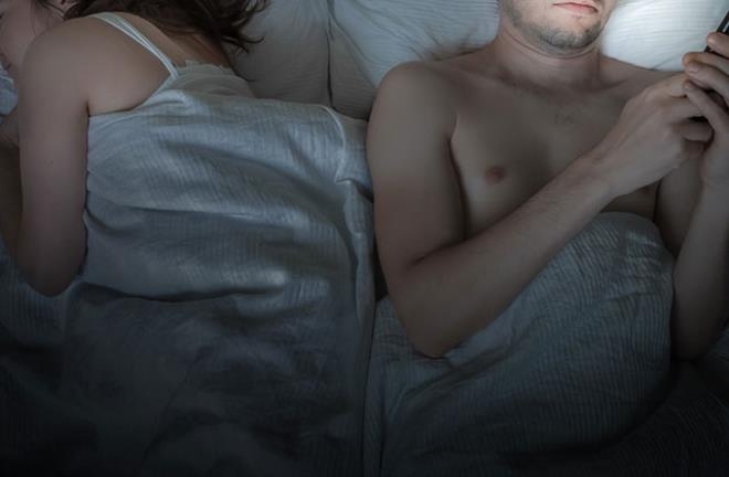 Kendisini Aldatan Eşinden İntikam Almak İçin Kaynanası İle İlişkiye Gird galerisi resim 6