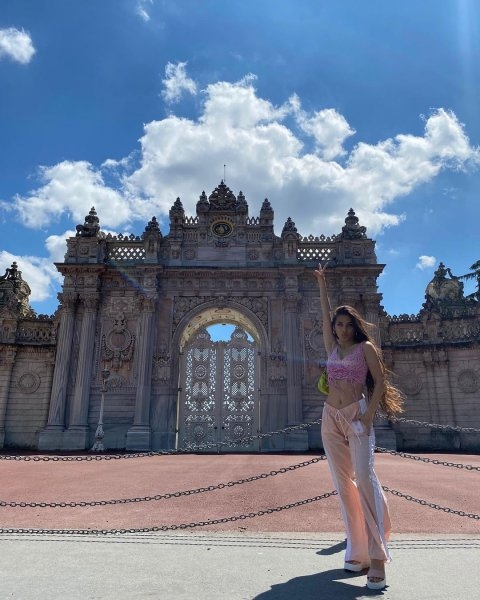 The Queen Of Eurasia Güzellik Yarışması'nın Birincisi Moujan Rajaei galerisi resim 15