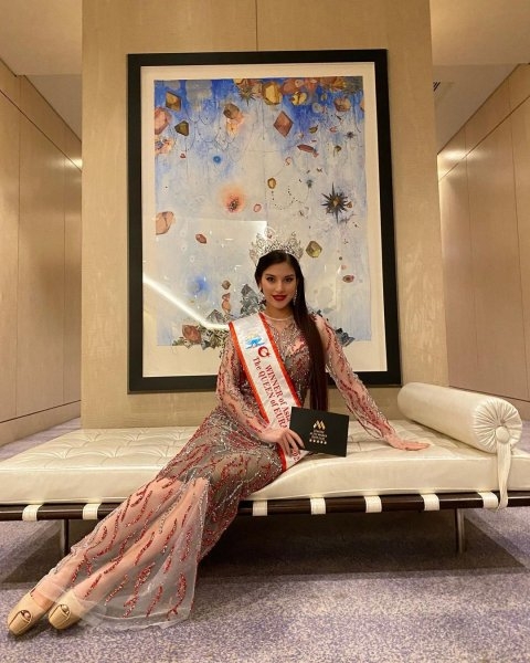 The Queen Of Eurasia Güzellik Yarışması'nın Birincisi Moujan Rajaei galerisi resim 3