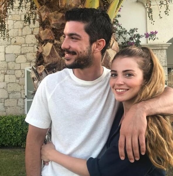 Ayrılıklarıyla Gündeme Damga Vuran Ünlü Çiftler galerisi resim 12