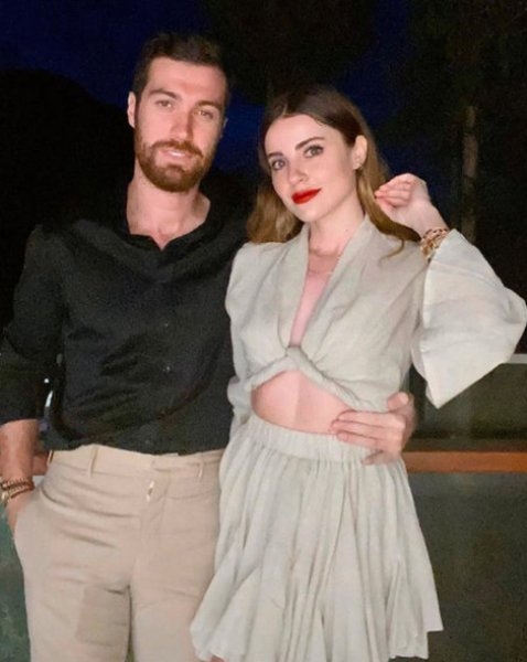 Ayrılıklarıyla Gündeme Damga Vuran Ünlü Çiftler galerisi resim 14