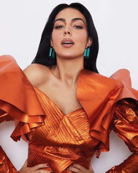 Futbolcuların zengin eşleri galerisi resim 4