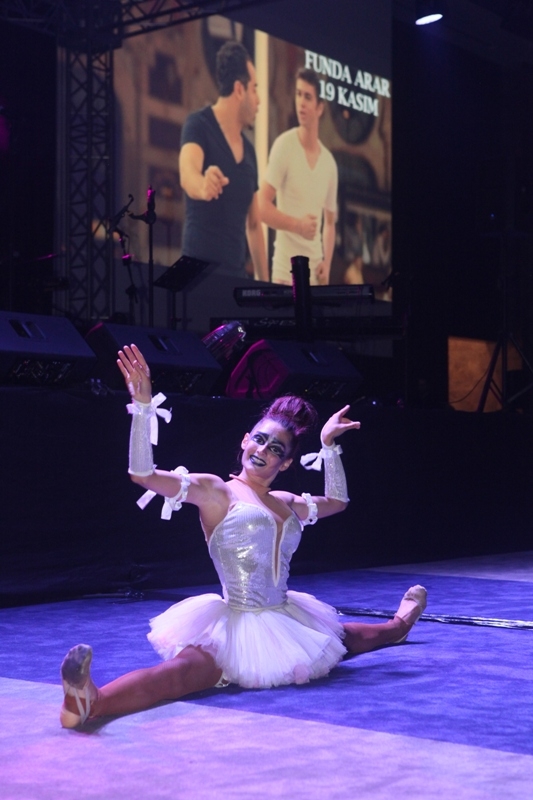 Funda Arar coşkusu! galerisi resim 3