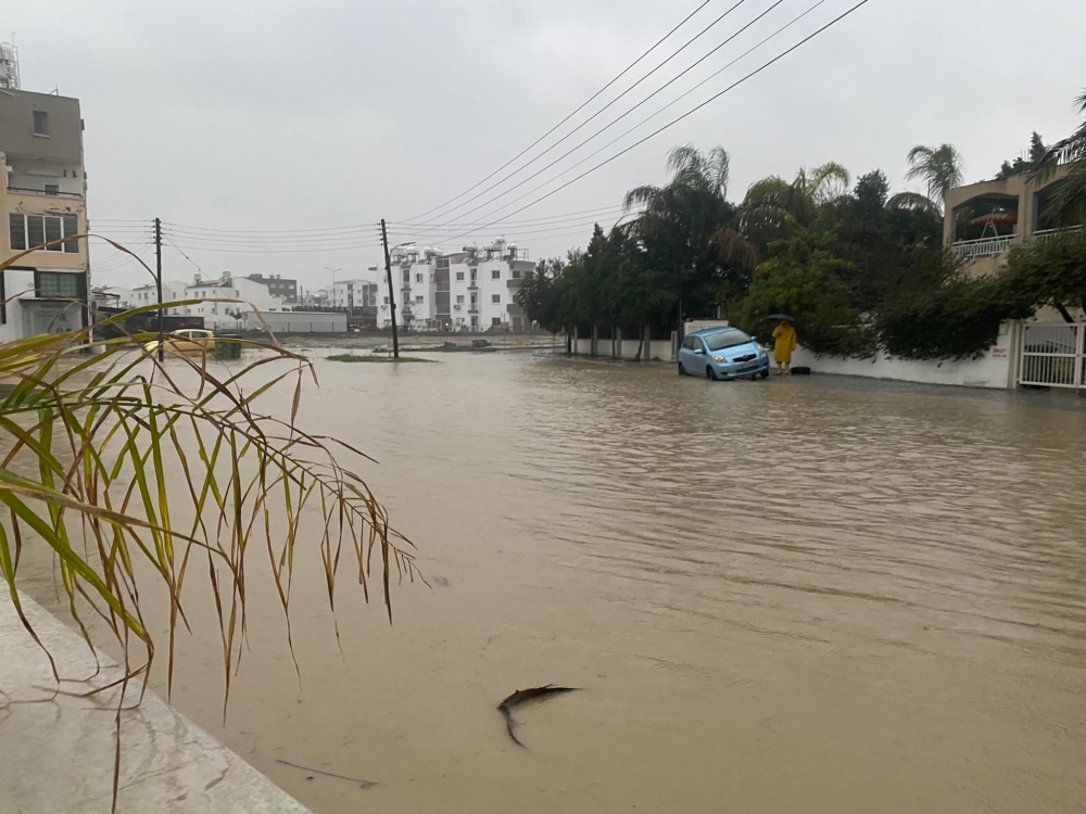 Yağmur yağdı Gönyel'yi su bastı! galerisi resim 1