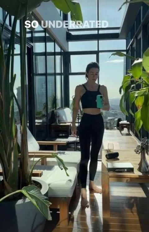 Defne Samyeli Daracık Taytıyla Vücudunu Sergiledi galerisi resim 29