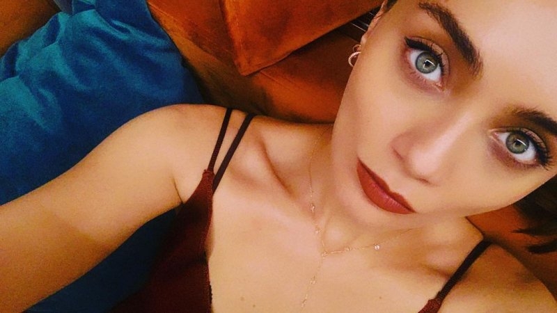 Güzelliğiyle Göz Dolduran Damla Sönmez'in İddialı Pozları galerisi resim 14