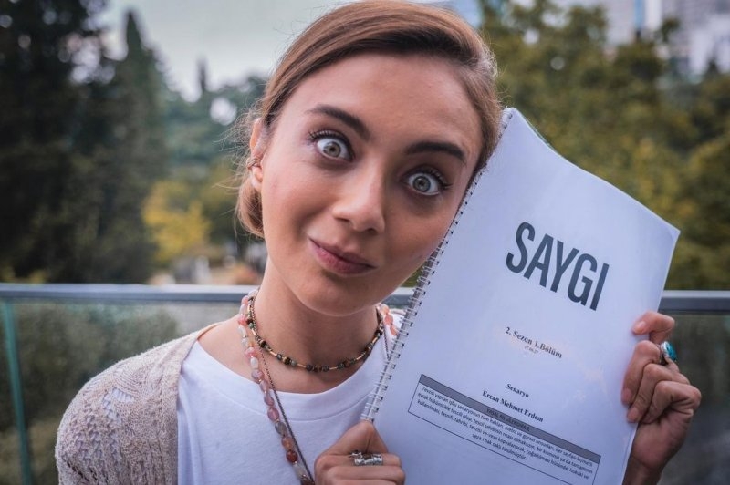 Güzelliğiyle Göz Dolduran Damla Sönmez'in İddialı Pozları galerisi resim 16