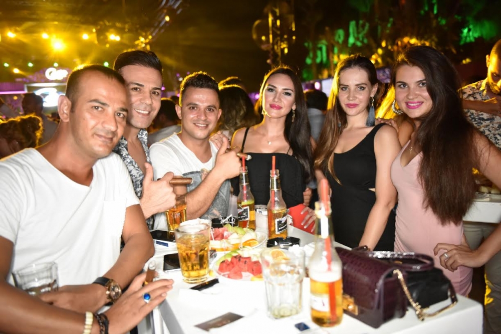 Cage’de sıradışı parti! galerisi resim 26