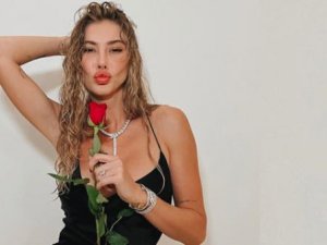 Üstsüz fotoğraf paylaşan Şeyma Subaşı yazdığı notla eleştirilerin hedefi