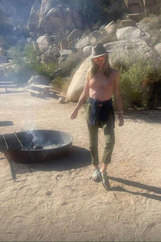 Sevgilisinden ayrılıp kendini dağlara vurdu! Yıldız isim doğada çırılçıp galerisi resim 2