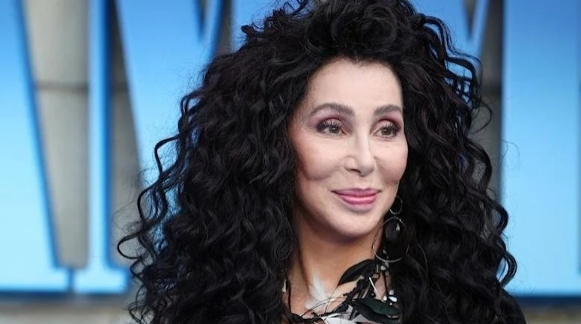 Ünlü şarkıcının lüks evi 1,6 milyar TL'ye satışta galerisi resim 1