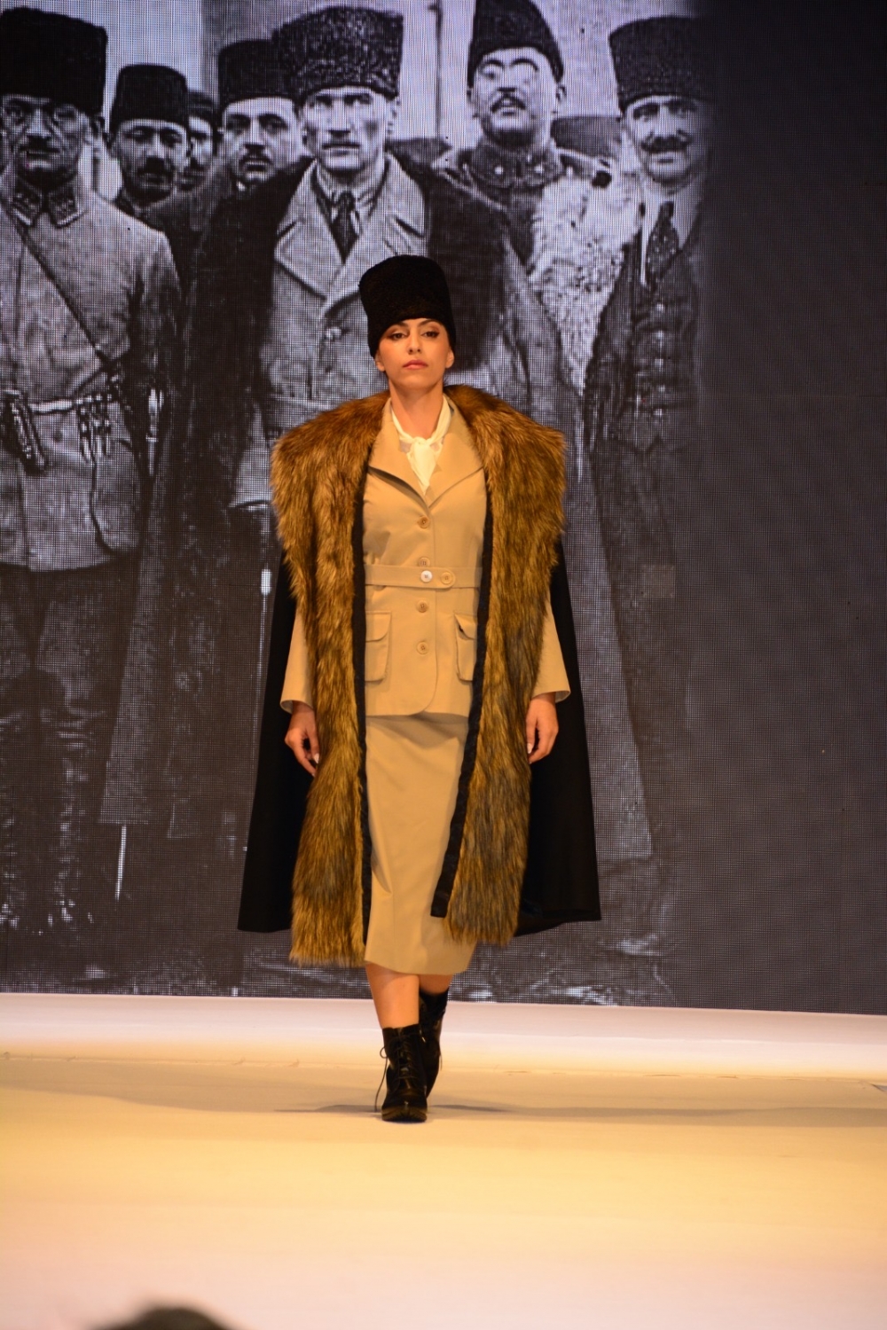 “Beylikten Cumhuriyete Anadolu Kıyafetleri” defilesi ile 29 Ekim Cumhuri galerisi resim 7