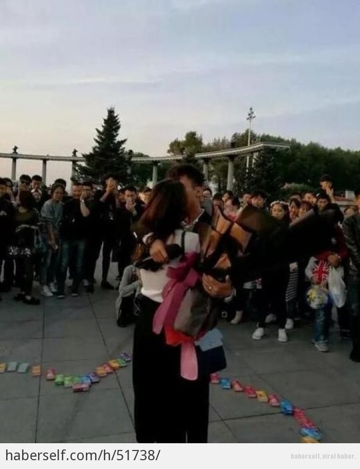 Sevgilisine 999 prezervatifle evlenme teklifi eden genç! galerisi resim 4