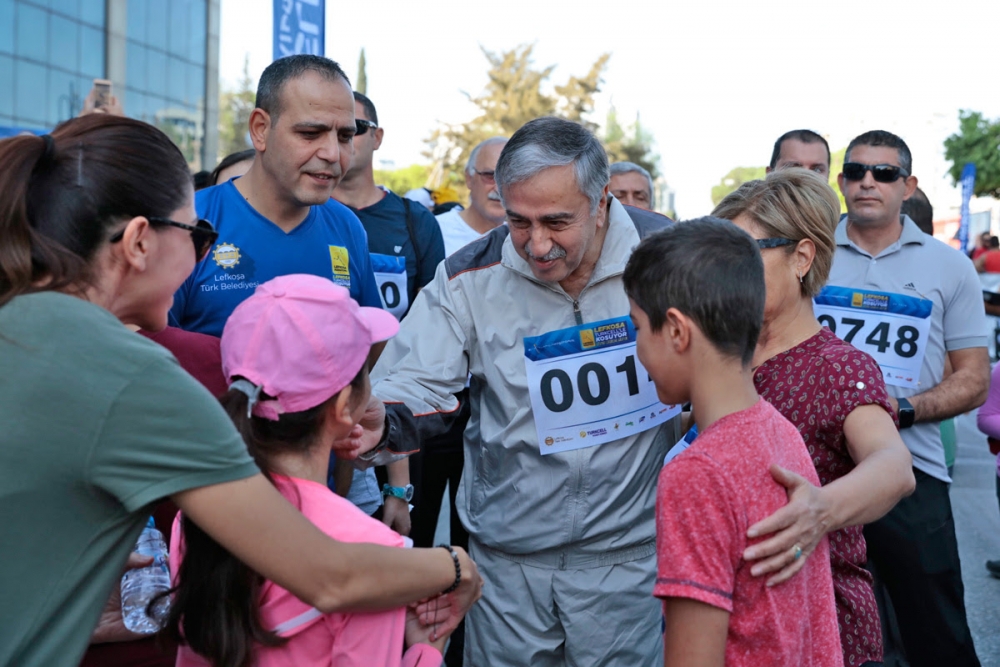 İşte Lefkoşa Maratonu'ndan eğlenceli görüntüler! galerisi resim 12