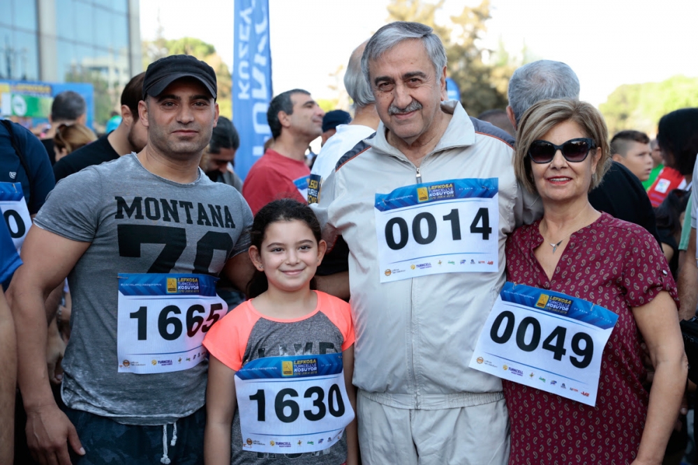 İşte Lefkoşa Maratonu'ndan eğlenceli görüntüler! galerisi resim 14
