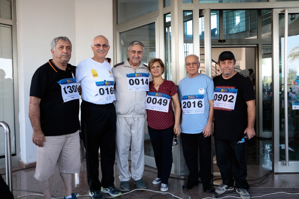 İşte Lefkoşa Maratonu'ndan eğlenceli görüntüler! galerisi resim 24