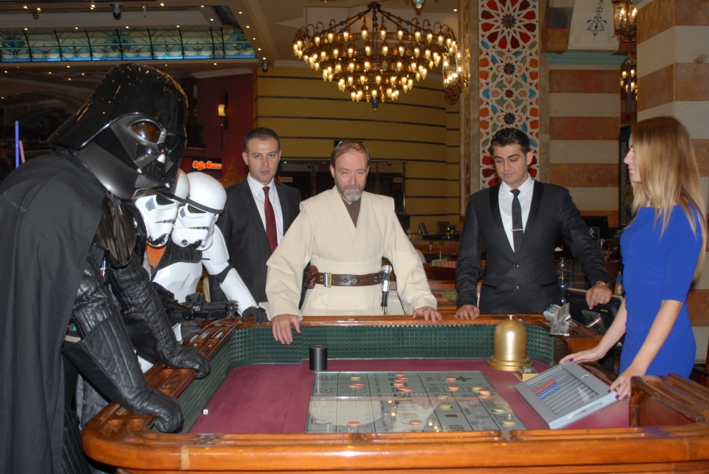 Star Wars karakterleri KKTC'ye gelip kumar oynadı galerisi resim 2