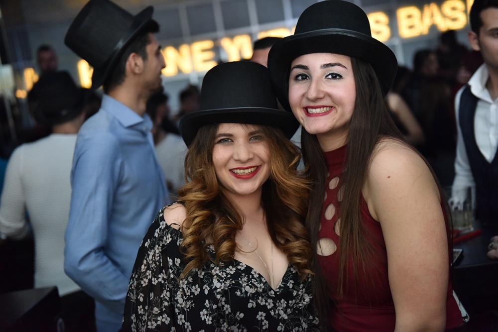 “Kill the Buzz” Mad Club’ı viskiyle harmanlayıp, patlattı! galerisi resim 14