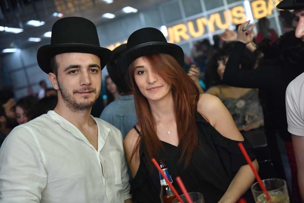 “Kill the Buzz” Mad Club’ı viskiyle harmanlayıp, patlattı! galerisi resim 6