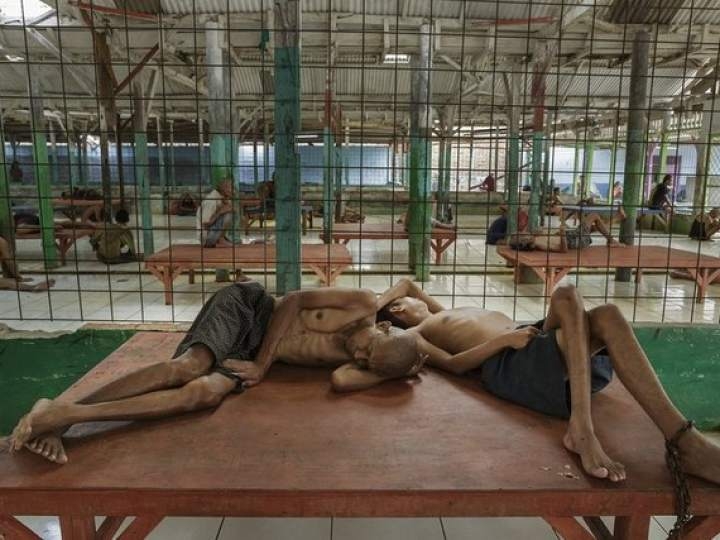 Endonezya'da insanlıktan utandıran görüntüler! galerisi resim 1