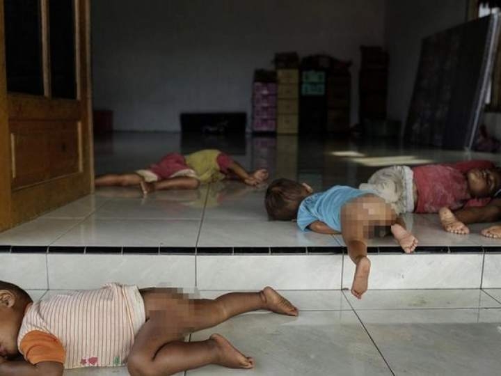 Endonezya'da insanlıktan utandıran görüntüler! galerisi resim 5