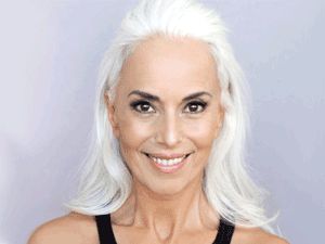 Görenlerin nefesini kesen 60 yaşındaki modelden 20 kare