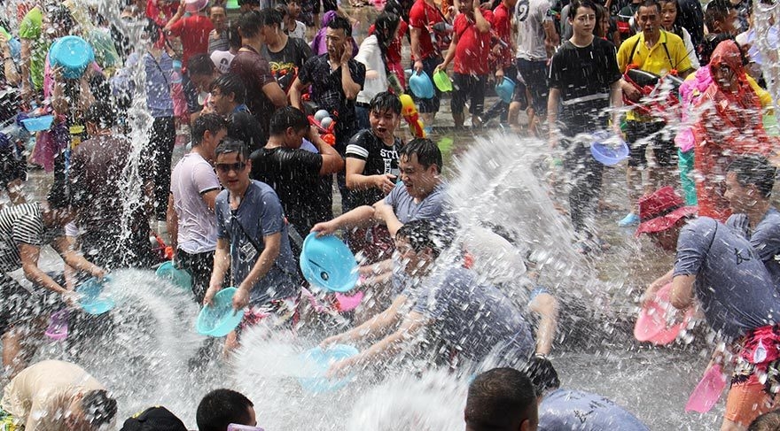 Çin’de su atma festivali galerisi resim 4