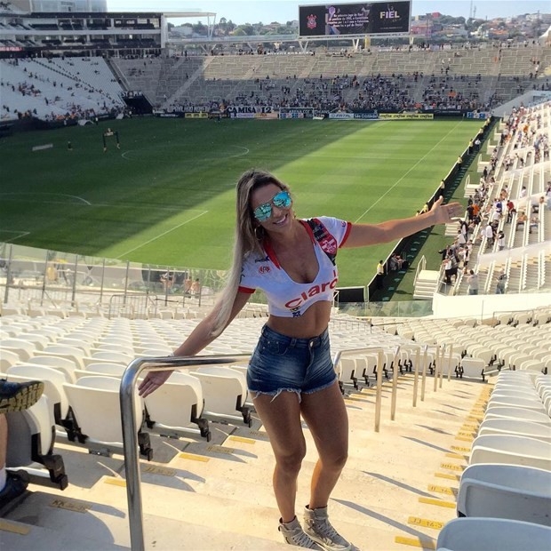 Yan hakem Denise Bueno ortalığı salladı galerisi resim 34