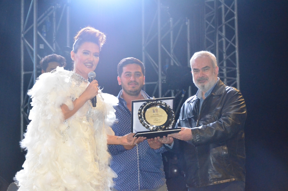 Demet Akalın DAÜ’yü salladı galerisi resim 4