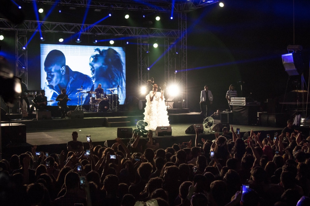 Demet Akalın DAÜ’yü salladı galerisi resim 6