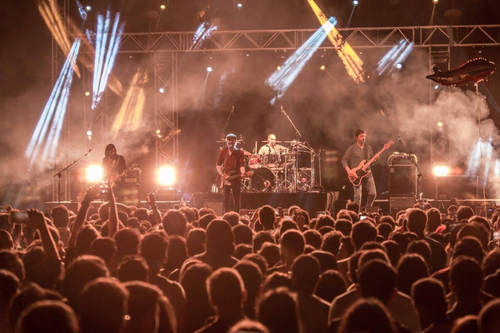 DAÜ Bahar Festivali’nde Mor ve Ötesi sahne aldı galerisi resim 1