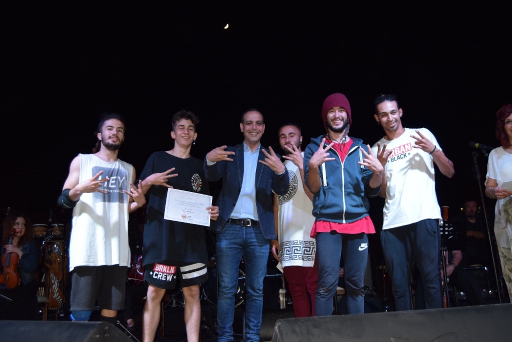 Müziğin yıldızları şarkılarını LTB Hayvan Barınağı için söyledi galerisi resim 1