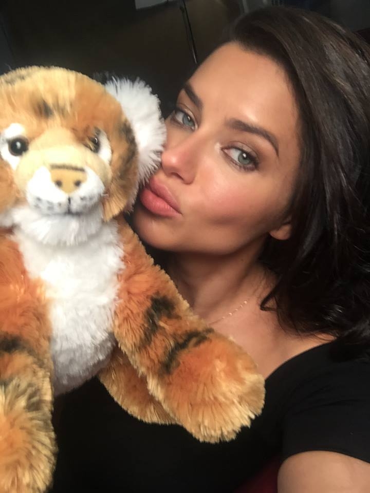 Yaşayan en seksi manken galerisi resim 7