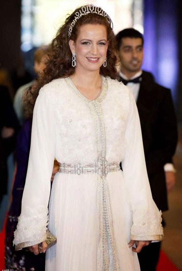 Tesettürsüz prenses saraydan kaçtı? Kral gay mi?.. galerisi resim 7