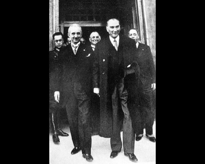 Atatürk'ün bu fotoğraflarını belkide hiç görmediniz... galerisi resim 107
