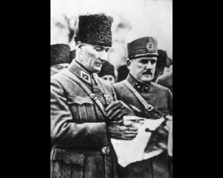 Atatürk'ün bu fotoğraflarını belkide hiç görmediniz... galerisi resim 140