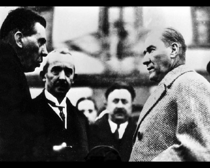 Atatürk'ün bu fotoğraflarını belkide hiç görmediniz... galerisi resim 157