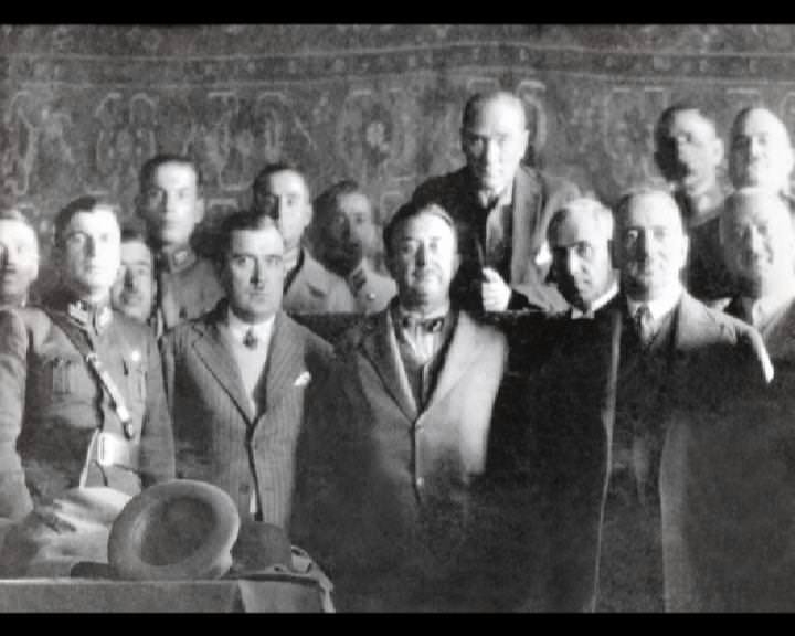 Atatürk'ün bu fotoğraflarını belkide hiç görmediniz... galerisi resim 192