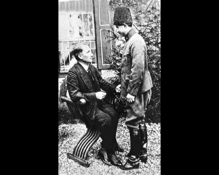 Atatürk'ün bu fotoğraflarını belkide hiç görmediniz... galerisi resim 270