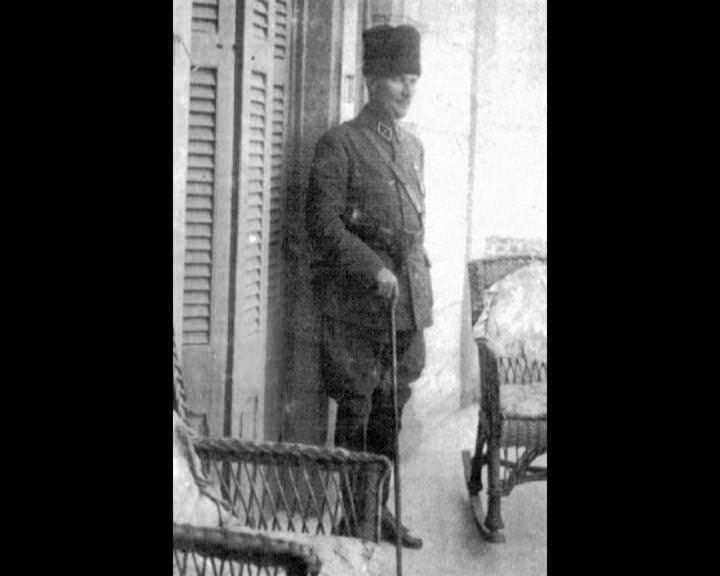 Atatürk'ün bu fotoğraflarını belkide hiç görmediniz... galerisi resim 84